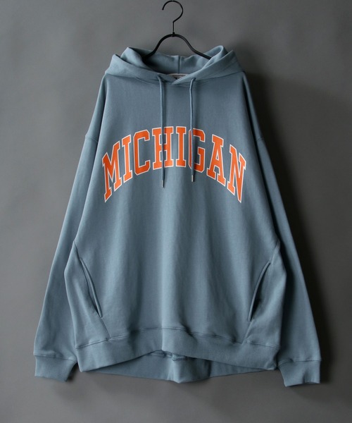 SITRY(シトリー)の「wide silhouette college print sweat hoodie/ワイドシルエット カレッジプリント スウェット フーディー/パーカー(パーカー・メンズ・グリーン/杢グレー/チャコールグレー/ネイビー/ブラック/ブルーグレー/グレイッシュベージュ/ホワイト系その他/オフホワイト/グレー系その他/ブラック系その他・M/L)」の6枚目の写真