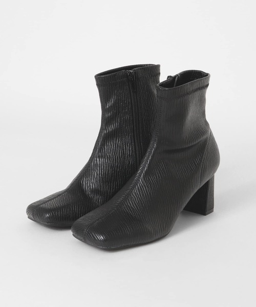 KBF（ケイビーエフ）の「エンボススクエアトゥストレッチブーツ（ブーツ・レディース・アイボリー/ブラック・36/37/38）」の6枚目の写真