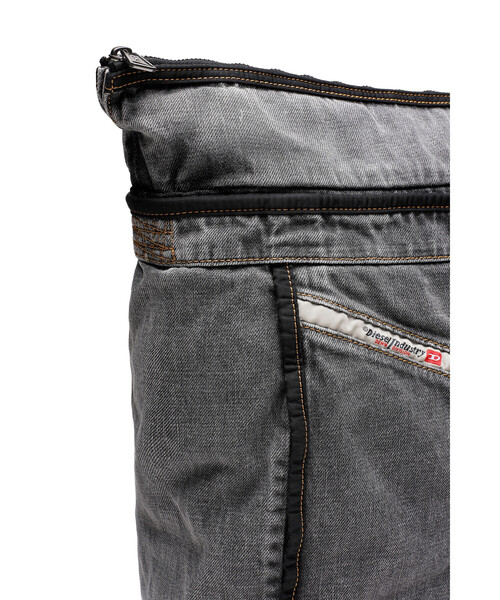 DIESEL(ディーゼル)の「メンズ ダークストーンウォッシュデニム トートバッグ(トートバッグ・メンズ・ブラック・UNI)」の9枚目の写真