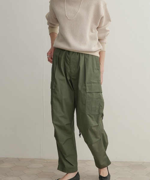 URBAN RESEARCH DOORS(アーバンリサーチドアーズ)の「カーゴパンツ(その他パンツ・レディース・カーキ・0/1)」の2枚目の写真