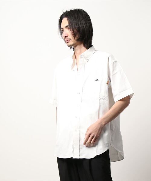 KRIFF MAYER（クリフメイヤー）の「リラックスoxシャツ半袖（シャツ/ブラウス・メンズ・ベージュ/ネイビー/オフホワイト/サックスブルー・MEDIUM/LARGE/X-LARGE）」の2枚目の写真