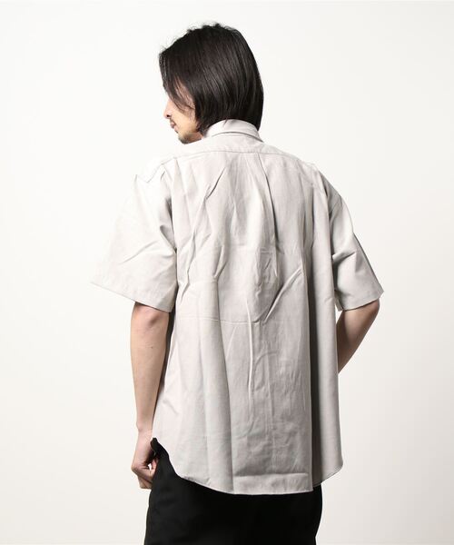 KRIFF MAYER（クリフメイヤー）の「リラックスoxシャツ半袖（シャツ/ブラウス・メンズ・ベージュ/ネイビー/オフホワイト/サックスブルー・MEDIUM/LARGE/X-LARGE）」の6枚目の写真