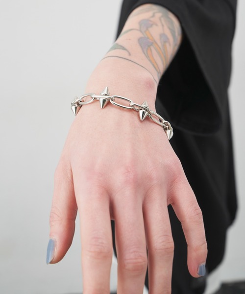 AIVER（アイバー）の「AIVER　チェーンスタッズブレスレット（ブレスレット・メンズ・シルバー・FREE）」の5枚目の写真