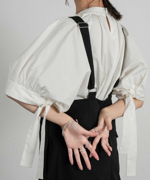 Amiur(エミレ)の「puff sleeve ribbon blouse(シャツ/ブラウス・レディース・アイボリー/ブラック・FREE)」の9枚目の写真