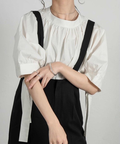 Amiur(エミレ)の「puff sleeve ribbon blouse(シャツ/ブラウス・レディース・アイボリー/ブラック・FREE)」の6枚目の写真