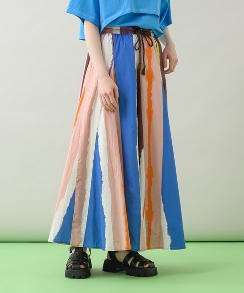 Paradise Picnic(パラダイスピクニック)の「TE VALT ぼかしプリントロングスカート(スカート・レディース・ホワイト/ネイビー・FREE)」の9枚目の写真