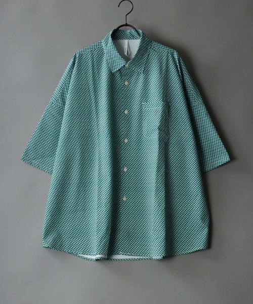 SITRY(シトリー)の「Oversize Drop shoulder Patterned shirt/オーバーサイズ ドロップショルダー 総柄 シャツ(シャツ/ブラウス・メンズ・ホワイト/ライトブルー/ブラック/ベージュ/オフホワイト/イエロー/ブルー/グリーン/ライトブラウン/ブラック系その他・M/L/XL)」の7枚目の写真