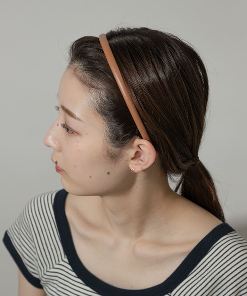 SMELLY(スメリー)の「プックリフェイクレザースリムカチューシャ(カチューシャ・レディース・ブラック/ブラウン・-)」の7枚目の写真