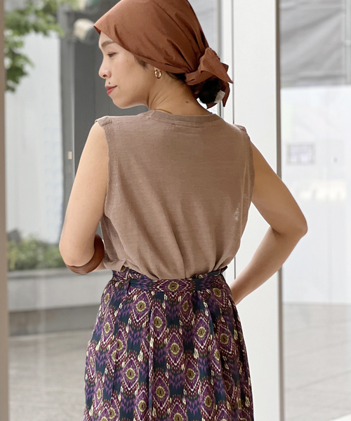 IENA LA BOUCLE(イエナラブークル)の「IENA LA BOUCLE リネンニットノースリーブプルオーバー(ニット/セーター・レディース・ベージュ/カーキ・FREE)」の14枚目の写真