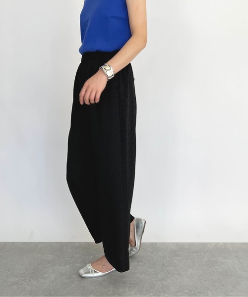 PICCIN(ピッチン)の「フロッキードットストレッチワイドパンツ(その他パンツ・レディース・ブラック/ネイビー・M)」の5枚目の写真