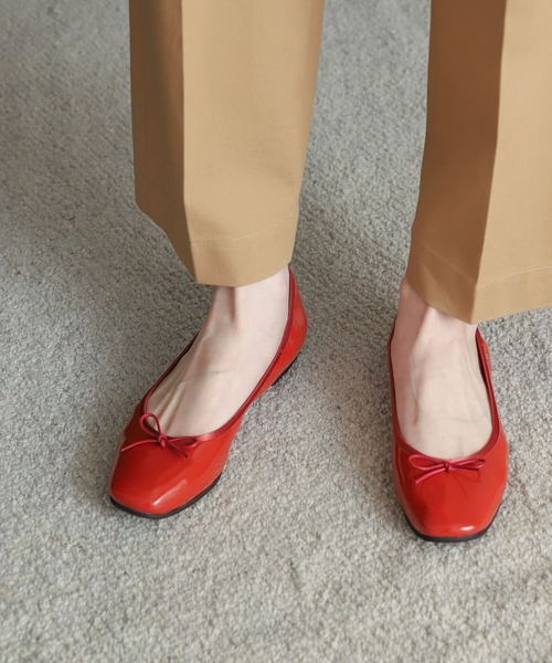 URBAN RESEARCH DOORS(アーバンリサーチドアーズ)の「エナメルバレエシューズ(バレエシューズ・レディース・ブラック/オレンジ系その他・37/38/36)」の4枚目の写真