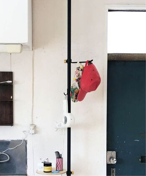 journal standard Furniture （ジャーナルスタンダードファニチャー）の「【DRAW A LINE/ドローアライン】015 Hook B ※縦取付専用（インテリア雑貨・レディース・ブラック・FREE）」の3枚目の写真