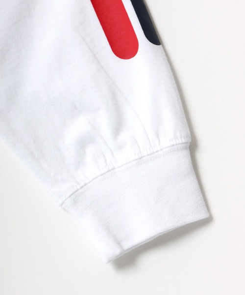 FILA(フィラ)の「FILA/フィラ 別注 ビッグシルエット ロゴ ワンポイント刺繍 袖プリント/バイカラー ロングスリーブTシャツ/レディース メンズ ロンT(Tシャツ/カットソー・メンズ・ホワイト/ブラック/ダークグリーン/ベージュ系その他/グリーン系その他/パープル系その他・LL/M/L)」の17枚目の写真