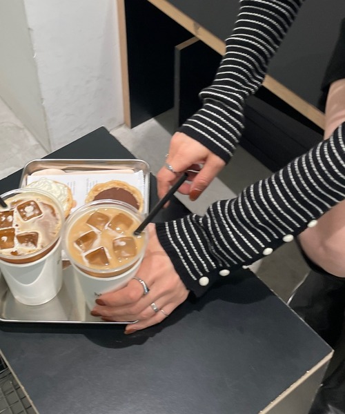 LE MORE（リモア）の「袖ボタンボーダータートルリブニット（ニット/セーター・レディース・グリーン/ピンク/ホワイト/オレンジ/ブラック・FREE）」の8枚目の写真