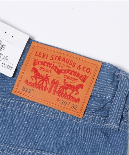 Levi's（リーバイス）の「522-スリムテーパード/ライトカラー/ 12.1oz セルビッジデニム（デニムパンツ・メンズ・ライトインディゴブルー・29inch/30inch/32inch/33inch/31inch/28inch）」の7枚目の写真