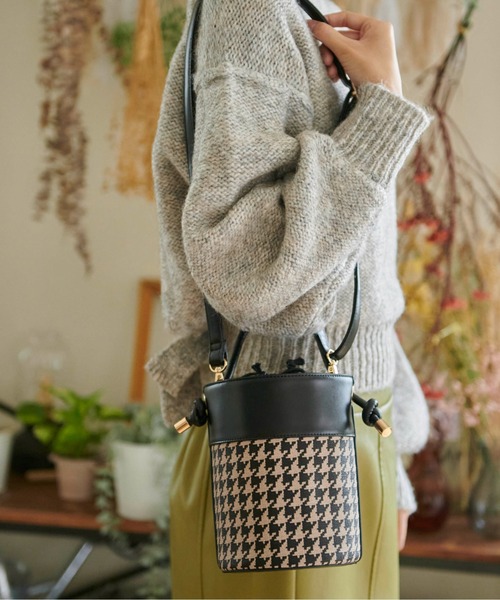 FREE'S MART（フリーズマート）の「ラウンド切り替えバッグ（ショルダーバッグ・レディース・ブラック系その他/ベージュ系その他/ブラウン・ﾌﾘ-）」の13枚目の写真