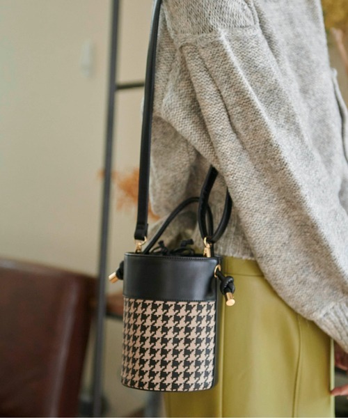 FREE'S MART（フリーズマート）の「ラウンド切り替えバッグ（ショルダーバッグ・レディース・ブラック系その他/ベージュ系その他/ブラウン・ﾌﾘ-）」の14枚目の写真