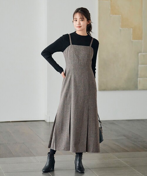 ほっそり見えするタックマーメイドキャミワンピース