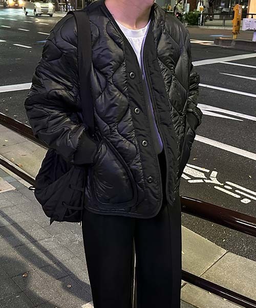 ASCLO(エジュクロ)の「ASCLO Mason Quilting Padded Jumper(ノーカラージャケット・メンズ・ブラック・FREE)」の13枚目の写真