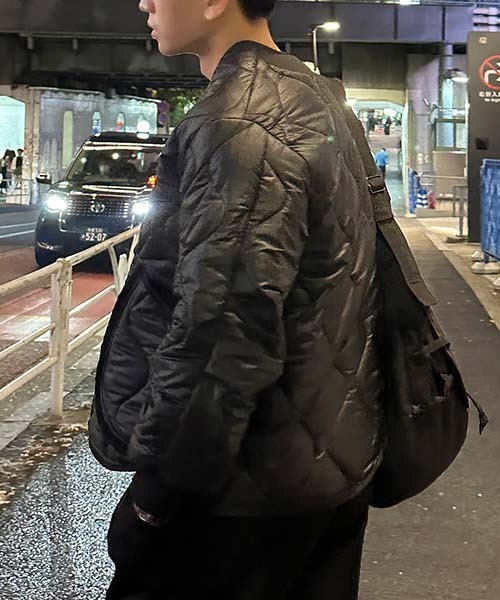 ASCLO(エジュクロ)の「ASCLO Mason Quilting Padded Jumper(ノーカラージャケット・メンズ・ブラック・FREE)」の14枚目の写真
