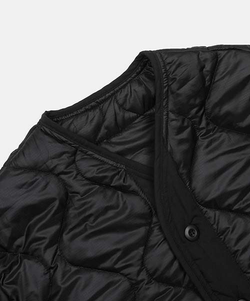 ASCLO(エジュクロ)の「ASCLO Mason Quilting Padded Jumper(ノーカラージャケット・メンズ・ブラック・FREE)」の19枚目の写真
