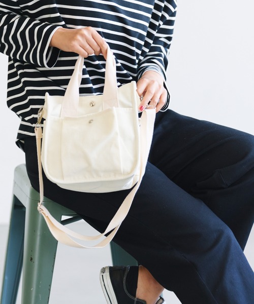 coca（coca）（コカ）の「ポケット付スクエアバッグ（ショルダーバッグ・レディース・カーキ/アイボリー・ONE SIZE）」の8枚目の写真