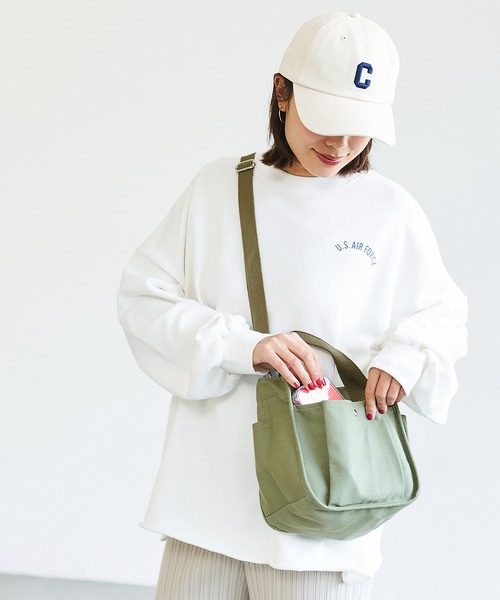 coca（coca）（コカ）の「ポケット付スクエアバッグ（ショルダーバッグ・レディース・カーキ/アイボリー・ONE SIZE）」の13枚目の写真