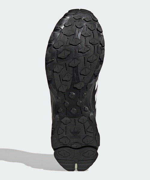 adidas（アディダス）の「シャドウターフ SFTM / Shadowturf SFTM