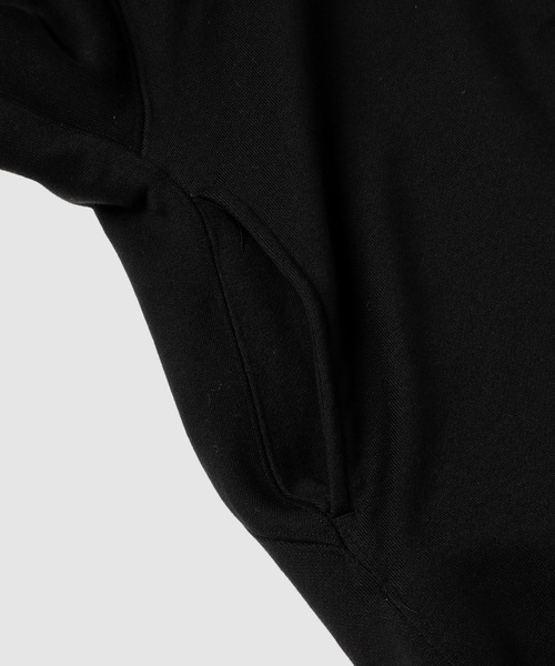 TAKAHIROMIYASHITATheSoloIst.(タカヒロミヤシタザソロイスト)の「double zip balloon shaped hoodie(パーカー・メンズ・ブラック・44)」の2枚目の写真