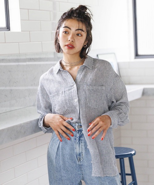 BAYFLOW（ベイフロー）の「リネンシャツ（シャツ/ブラウス・レディース・ライム/コーラルピンク/ブラック/サックスブルー/オフホワイト/ターコイズブルー/ネイビー/ピンク系その他/グリーン・SMALL/MEDIUM）」の5枚目の写真