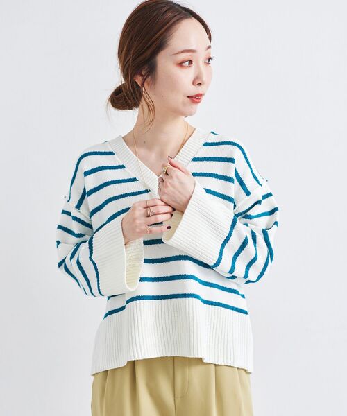 le.coeur blanc(ルクールブラン)の「ボーダーワイドシルエットVネックニット(ニット/セーター・レディース・ブラック系その他/ブルー系その他2・38)」の3枚目の写真