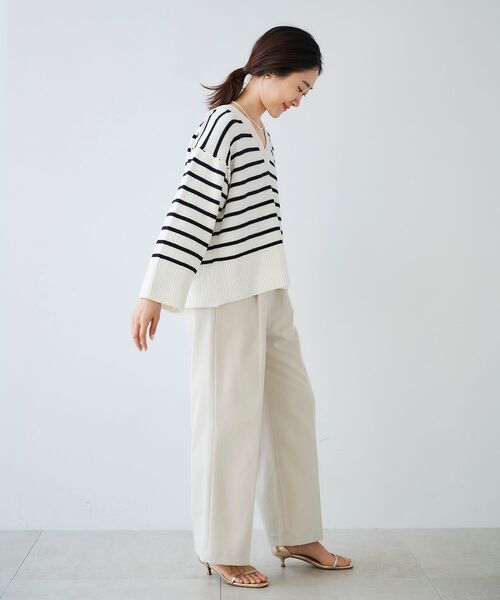 le.coeur blanc(ルクールブラン)の「ボーダーワイドシルエットVネックニット(ニット/セーター・レディース・ブラック系その他/ブルー系その他2・38)」の14枚目の写真