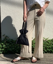 センタープレスカラーフレアパンツ