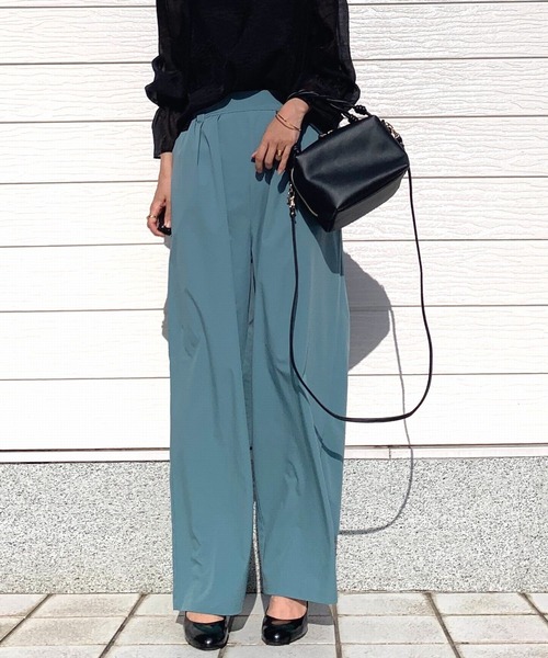 Q（キュー）の「接触冷感テックパンツ（その他パンツ・レディース・グレイッシュベージュ/ブラック/ブルー・MEDIUM）」の3枚目の写真