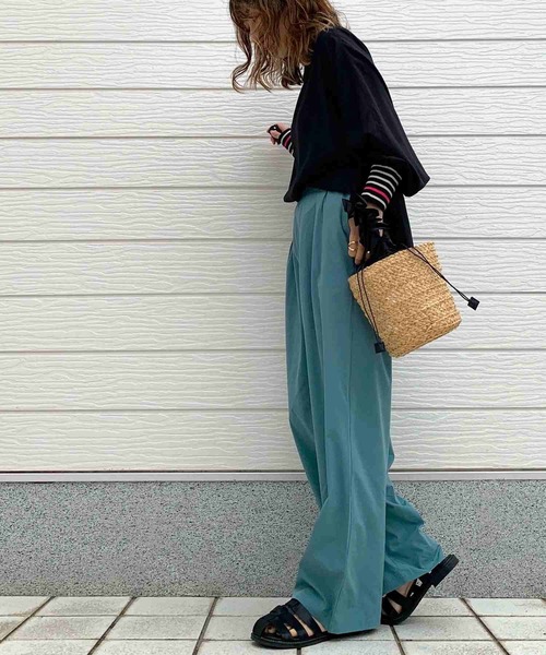 Q（キュー）の「接触冷感テックパンツ（その他パンツ・レディース・グレイッシュベージュ/ブラック/ブルー・MEDIUM）」の10枚目の写真