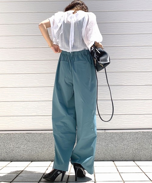 Q（キュー）の「接触冷感テックパンツ（その他パンツ・レディース・グレイッシュベージュ/ブラック/ブルー・MEDIUM）」の18枚目の写真