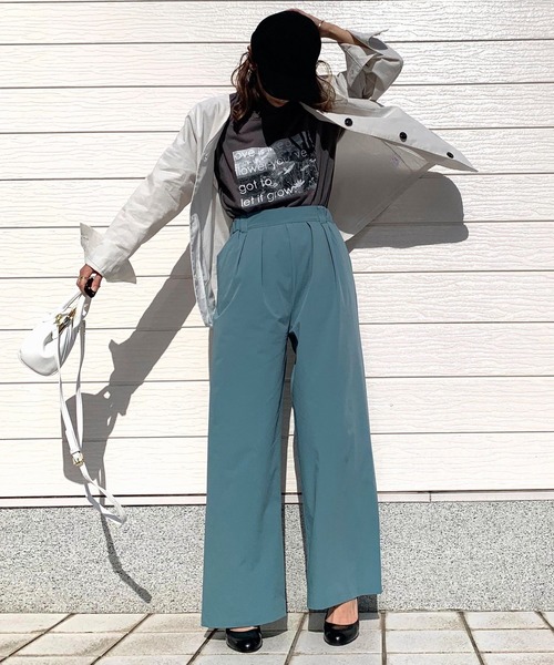 Q（キュー）の「接触冷感テックパンツ（その他パンツ・レディース・グレイッシュベージュ/ブラック/ブルー・MEDIUM）」の14枚目の写真