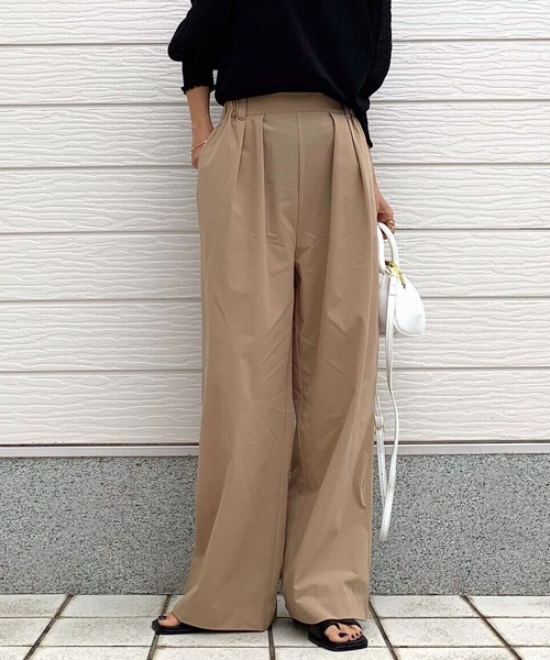 Q（キュー）の「接触冷感テックパンツ（その他パンツ・レディース・グレイッシュベージュ/ブラック/ブルー・MEDIUM）」の20枚目の写真