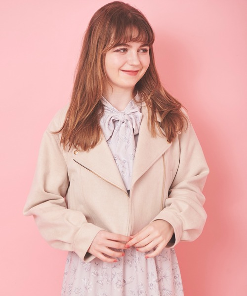 31 Sons de mode（トランテアン　ソン　ドゥ　モード）の「フェイクスエードライダースジャケット（ライダースジャケット・レディース・ベージュ/ライトグリーン・フリー）」の5枚目の写真