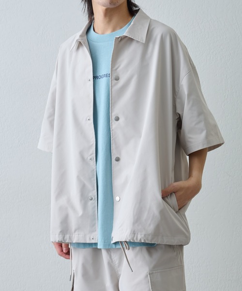 COLONY 2139（コロニートゥーワンスリーナイン）の「ストレッチコーチ半袖シャツ（シャツ/ブラウス・メンズ・アイボリー/ブラック・MEDIUM/LARGE）」の2枚目の写真