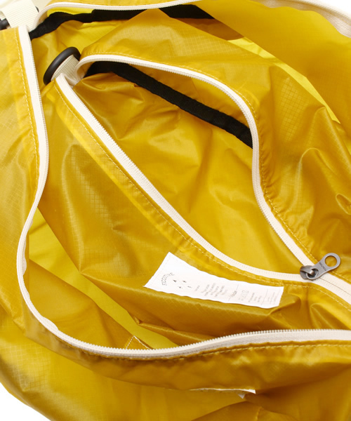 Kastane（カスタネ）の「【FICTURE】CORDURAAirZipSack（バックパック/リュック・レディース・マスタード/ブラック・FREE）」の12枚目の写真