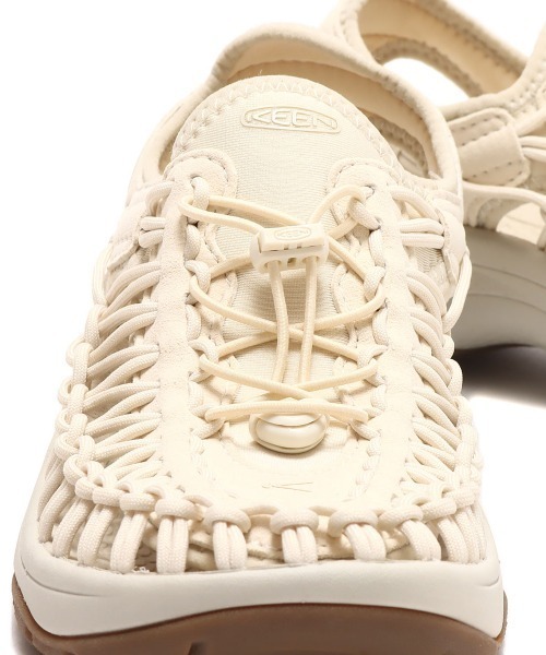KEEN(キーン)の「KEEN UNEEK ASTORIA / キーン ユニーク アストリア(サンダル・レディース・ホワイト・23.5cm/24.5cm/23.0cm/24.0cm/25.0cm/25.5cm)」の8枚目の写真