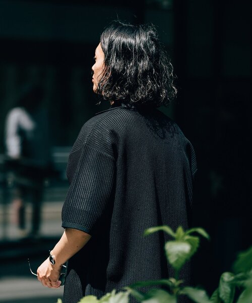 EDIFICE（エディフィス）の「スポンディッシュ リラックス ニット オープンカラー 半袖シャツ（シャツ/ブラウス・メンズ・ブルー/ブラック/アイボリー/ライトグリーン/レッド・MEDIUM/LARGE/SMALL）」の22枚目の写真