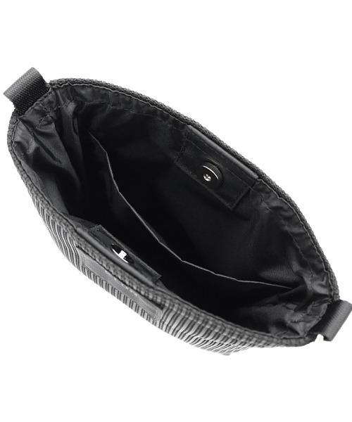 KLON（クローン）の「KLON DOUBLE-RUSSELL WASHABLE SACOCHE（エコバッグ/サブバッグ・メンズ・ブラック・FREE）」の4枚目の写真