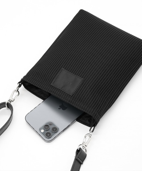 KLON（クローン）の「KLON DOUBLE-RUSSELL WASHABLE SACOCHE（エコバッグ/サブバッグ・メンズ・ブラック・FREE）」の5枚目の写真