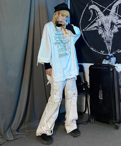 NOVESSEL(ノベセル)の「A'GEM/9 × .kom『NOVESSEL/ノベセル』ネックレス付きダメージ加工Tシャツ(Tシャツ/カットソー・レディース・ホワイト/ブラック・FREE)」の6枚目の写真
