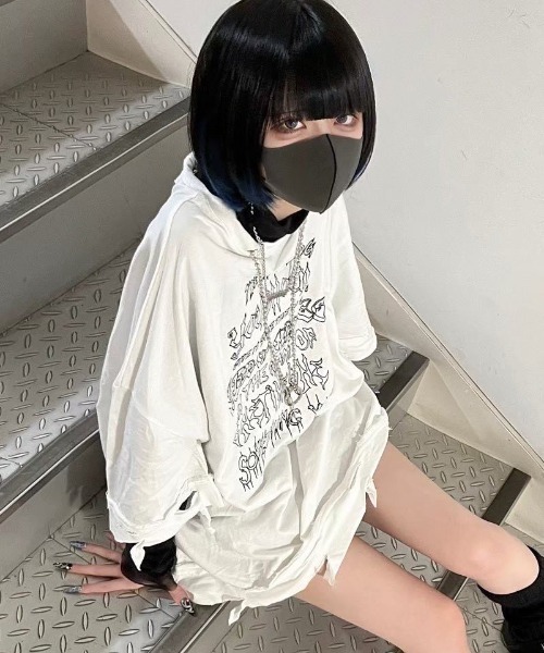 NOVESSEL(ノベセル)の「A'GEM/9 × .kom『NOVESSEL/ノベセル』ネックレス付きダメージ加工Tシャツ(Tシャツ/カットソー・レディース・ホワイト/ブラック・FREE)」の4枚目の写真