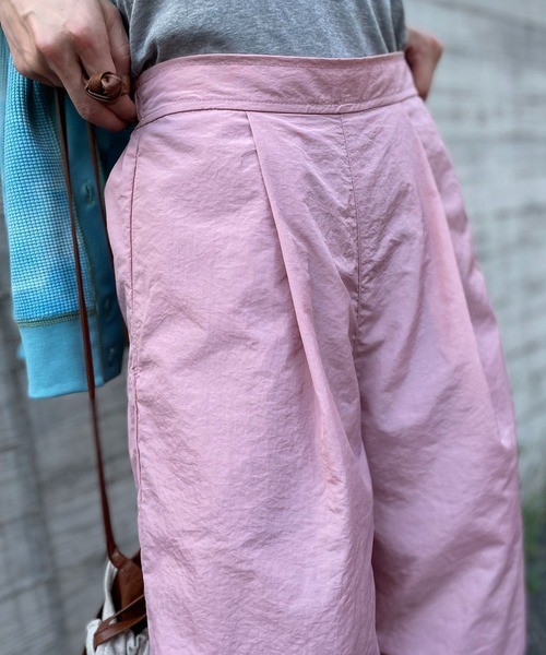 mi via loca（ミヴィアロカ）の「裾ドロストパラシュートパンツ（その他パンツ・レディース・ネイビー/ピンク/ナチュラル/グレー/ライトカーキ・FREE）」の17枚目の写真