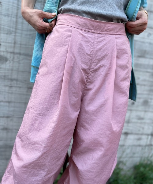 mi via loca（ミヴィアロカ）の「裾ドロストパラシュートパンツ