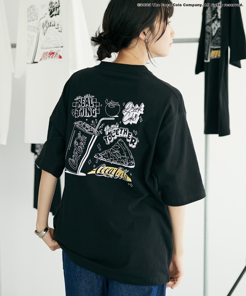 Coca Cola（コカコーラ）の「Coca-Cola「R」スマイルTEE（Tシャツ/カットソー・レディース・ブラック/ホワイト・M/L/XL）」の2枚目の写真